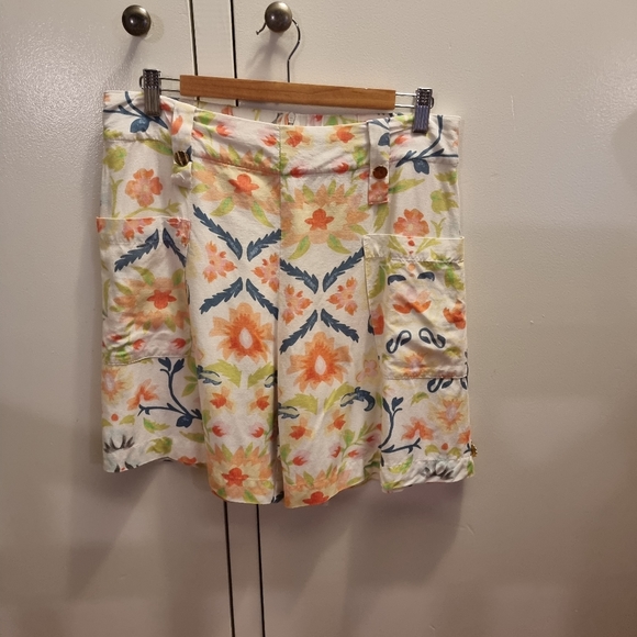 Binny Pants - Binny shorts sz 14, linen/viscose